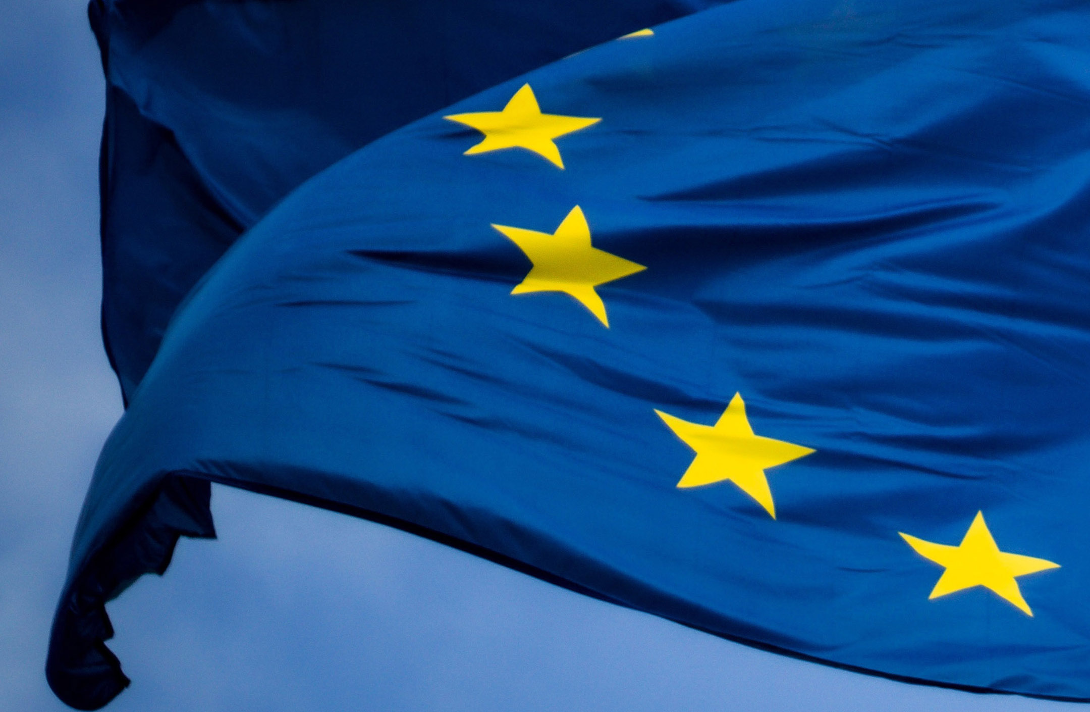 Närbild på vajande EU-flagga